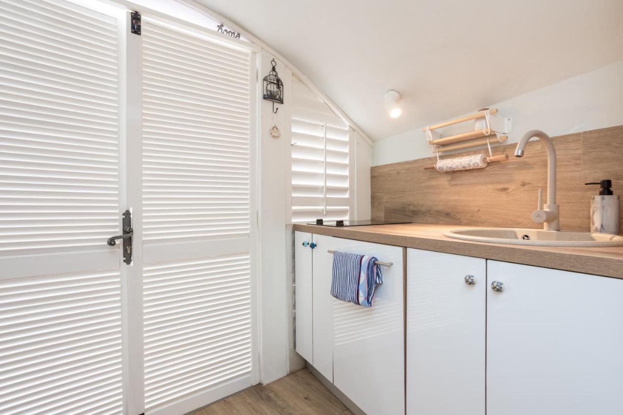 Charming Studio Apartment At House Rustica With Terrace And Nearby Parking Punat Ngoại thất bức ảnh