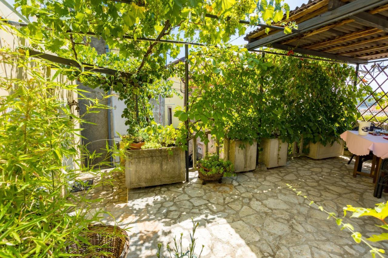 Charming Studio Apartment At House Rustica With Terrace And Nearby Parking Punat Ngoại thất bức ảnh