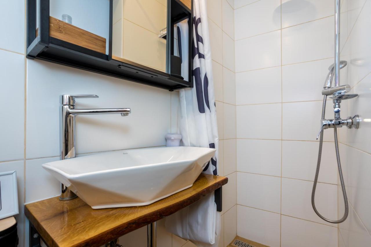Charming Studio Apartment At House Rustica With Terrace And Nearby Parking Punat Ngoại thất bức ảnh