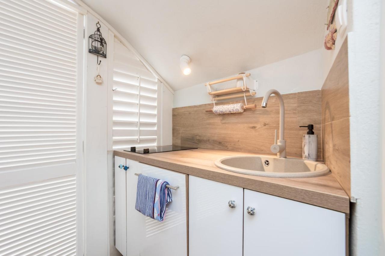 Charming Studio Apartment At House Rustica With Terrace And Nearby Parking Punat Ngoại thất bức ảnh