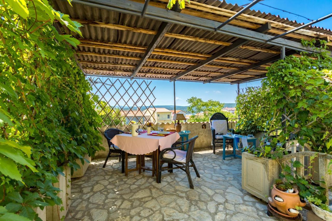 Charming Studio Apartment At House Rustica With Terrace And Nearby Parking Punat Ngoại thất bức ảnh